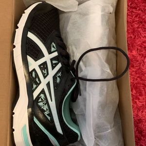 Asics Gel Excite Size 9.5 Running shoes